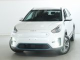 Used 2022 Kia Niro EX image 3