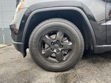Used 2011 Jeep Grand Cherokee Laredo image 4