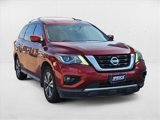 Used 2017 Nissan Pathfinder SV image 3