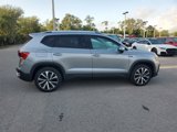 Certified 2024 Volkswagen Taos SE w/ Panoramic Sunroof Package image 4