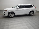 Used 2017 Jeep Cherokee Overland image 2