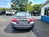 Used 2017 Nissan Altima 2.5 SV image 3