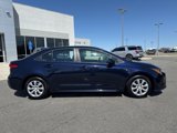 Used 2022 Toyota Corolla LE image 2
