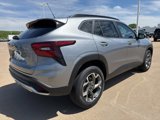 New 2025 Chevrolet Trax LT w/ LT Convenience Package image 3