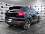 Used 2022 Volvo XC40 T5 R-Design image 5