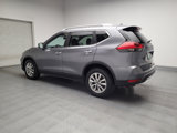 Used 2017 Nissan Rogue SV image 3