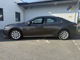 Used 2020 Toyota Camry LE image 2