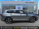 Certified 2022 Volkswagen Tiguan SEL R-Line image 2