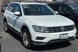 Used 2018 Volkswagen Tiguan SE w/ Panoramic Sunroof Package image 2