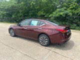 Used 2023 Nissan Altima 2.5 SV image 3