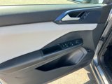 Certified 2023 Volkswagen Taos SE image 4