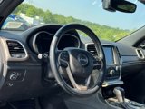 Used 2017 Jeep Grand Cherokee Limited image 2