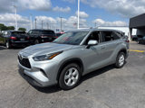 Used 2023 Toyota Highlander FWD image 3