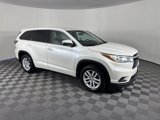 Used 2015 Toyota Highlander LE image 2