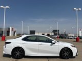 Used 2024 Toyota Camry SE image 3