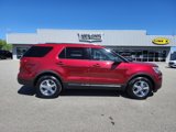 Used 2018 Ford Explorer XLT image 2