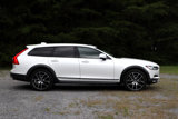 Used 2020 Volvo V90 T6 Cross Country image 2