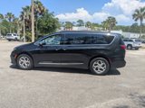 Used 2023 Chrysler Pacifica Limited image 6