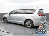 Used 2023 Chrysler Pacifica Touring-L image 4