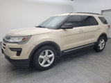 Used 2018 Ford Explorer XLT image 2