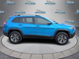 Used 2019 Jeep Cherokee Trailhawk image 2