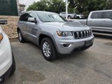 Used 2021 Jeep Grand Cherokee Laredo image 3