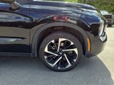 Used 2024 Mitsubishi Outlander SE image 2
