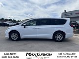 Used 2023 Chrysler Pacifica Touring-L image 2