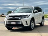Used 2017 Toyota Highlander Limited image 3