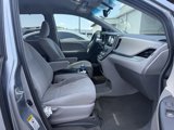 Used 2015 Toyota Sienna LE image 3