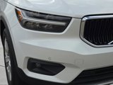 Used 2022 Volvo XC40 T5 Momentum image 3