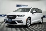 Used 2023 Chrysler Pacifica Touring-L image 3