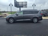 Used 2023 Chrysler Pacifica Limited image 2
