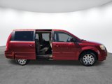 Used 2009 Chrysler Town & Country LX image 4