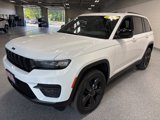 Used 2023 Jeep Grand Cherokee Altitude image 3