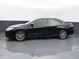 Used 2016 Toyota Camry SE image 4