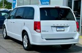 Used 2018 Dodge Grand Caravan SE image 3
