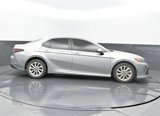 Used 2022 Toyota Camry LE image 2