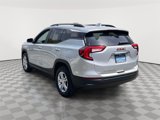 Used 2022 GMC Terrain SLE w/ Driver Convenience Package image 4