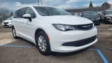 Used 2017 Chrysler Pacifica Touring image 3