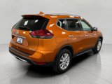 Used 2018 Nissan Rogue SV w/ Premium Package image 4