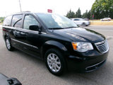 Used 2016 Chrysler Town & Country Touring w/ Driver Convenience Group image 2