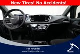 Used 2022 Chrysler Pacifica Touring image 5