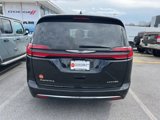 Used 2023 Chrysler Pacifica Limited image 3
