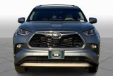Used 2021 Toyota Highlander Platinum image 3