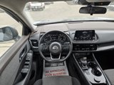 Used 2022 Nissan Rogue SV image 2