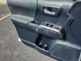 Used 2019 Toyota Tacoma TRD Off-Road image 6