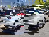 Used 2017 Nissan Rogue SV image 4