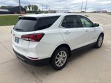 Used 2023 Chevrolet Equinox LT w/ Driver Convenience Package image 4