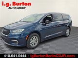 New 2025 Chrysler Pacifica Select image 2